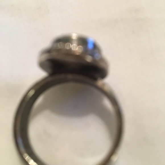 Ring - Picture 3 of 6